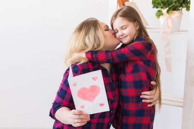 Anneler Günü, tatiller ve aile tatilleri..