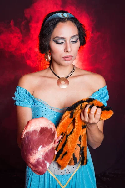 Woman calls stop wearing fur. Vegetarian campaign against the fur and meat industry. Eco friendly behaviour. Protect the animals. — Stock Photo, Image