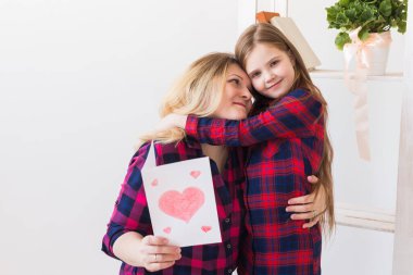 Anneler Günü, tatiller ve aile tatilleri..