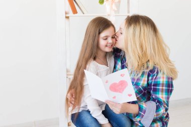 Anneler Günü, tatiller ve aile tatilleri..