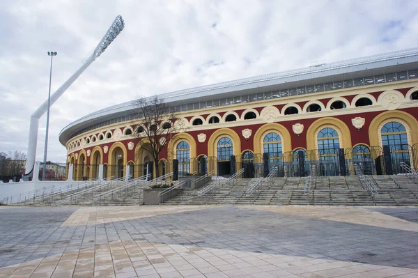 Minszk, Fehérorosz Köztársaság - 2019. február 27.: Dinamo városi stadion, attrakció. Sportlétesítmények a város, szerkesztőség — Stock Fotó