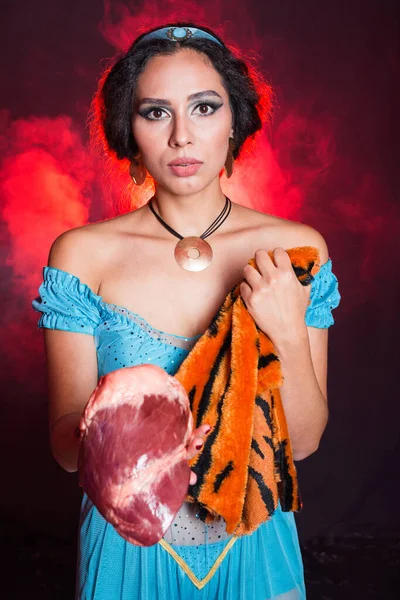 Γυναίκα καλεί σταματήσει να φοράει γούνα. Χορτοφαγική εκστρατεία κατά της βιομηχανίας γούνας και κρέατος. Οικολογική συμπεριφορά. Προστατέψτε τα ζώα. — Φωτογραφία Αρχείου