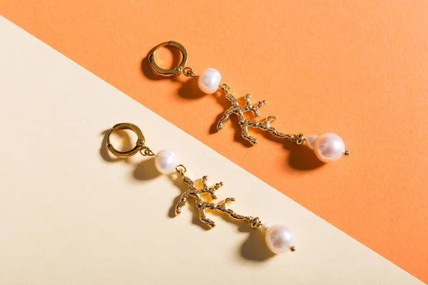 Accessori perfetti. Set di gioielli alla moda. Gioielli di moda e bijouterie. Vista dall'alto . — Foto Stock