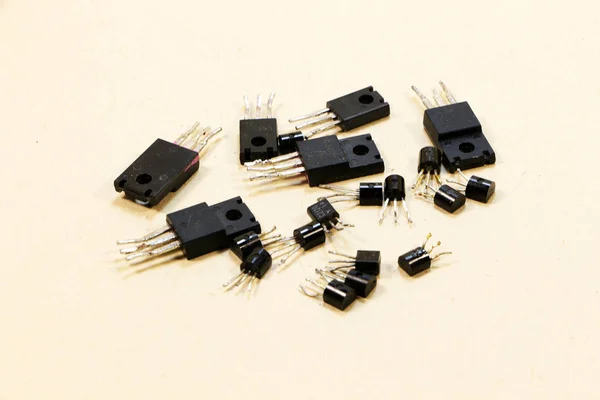 Composants radio - un ensemble de transistors — Photo