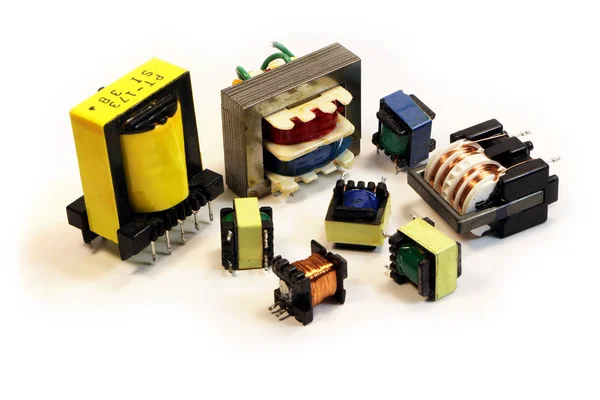 Composants radio - un ensemble de transformateurs — Photo