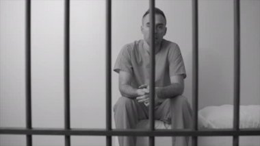 adam tutuklu hapiste