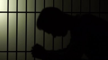 adam hapiste silüeti