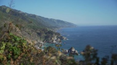 Güzel kıyı şeridinde Big Sur yakınlaştırmak
