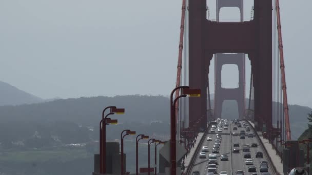 Vista através da ponte a partir do lado oeste — Vídeo de Stock