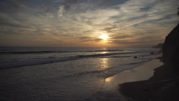 Dramatisk himmel på Mesa Beach — Stockvideo