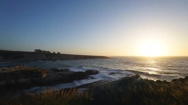Gyors timelapse a naplemente közelében Spooners Cove — Stock videók