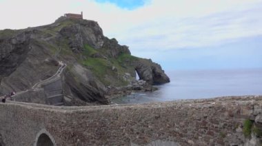 San Juan de Gaztelugatxe adımlarına görünümünü