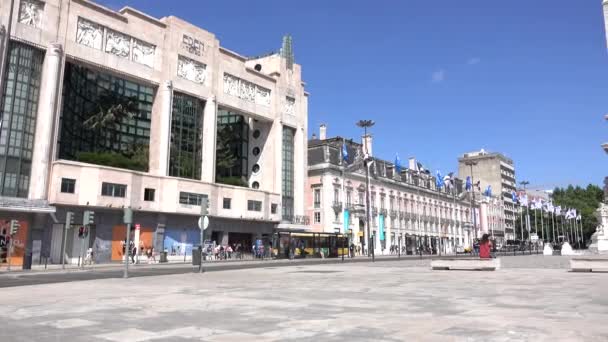 Låg vinkel utsikt över Restauradorestorget Square — Stockvideo