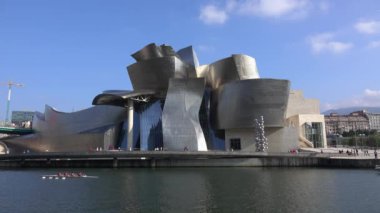 Tekne satırlara göre Bilbao Guggenheim