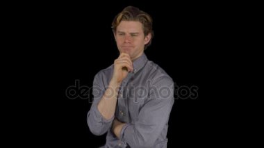 Adam kameraya bakar öyle (şeffaf arka plan)