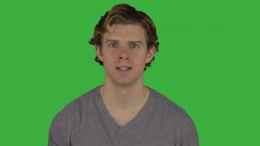 Beyaz adamı (yeşil anahtar vurguladı)