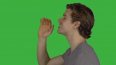 Profil sahibi adam (yeşil anahtar arıyor)