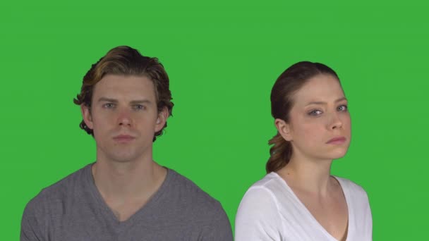 Sad couple turns and looks at camera (Green Key) — Stock Video