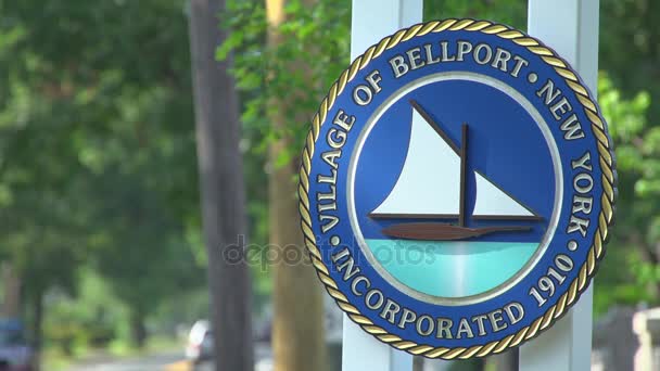 El letrero del pueblo para Bellport, NY — Vídeos de Stock