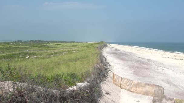 Νωρίς απόγευμα θέα της παραλίας Ho βουητό στο Fire Island — Αρχείο Βίντεο