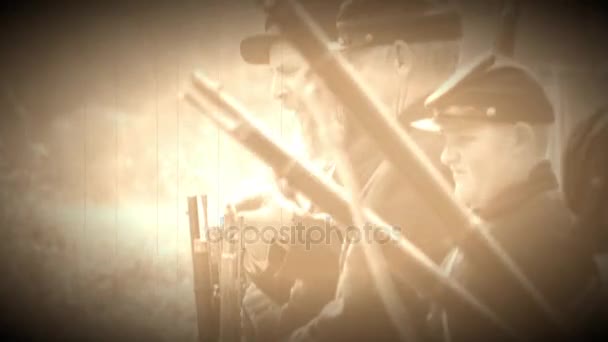 Civil War soldiers reloading and firing in battle (Archive Footage Version) — Stock Video