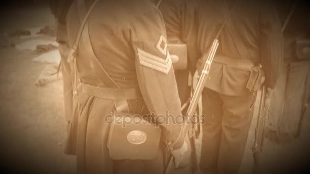 Bürgerkriegssoldaten ziehen in Formation (Archivbild)) — Stockvideo