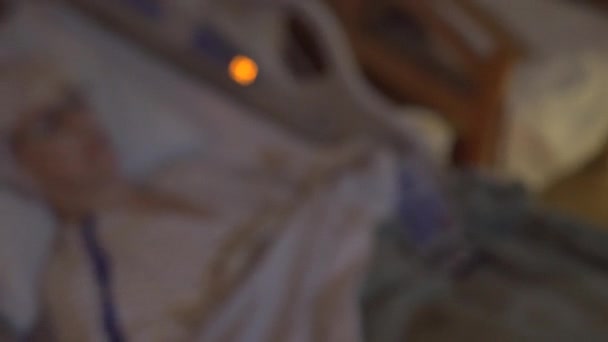 IV kapání Dof zastřelil v nemocnici — Stock video