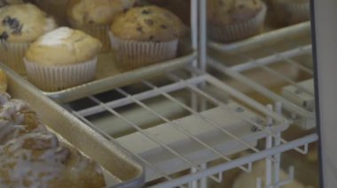 Taze pişmiş breafast muffins durumda yerleştirilen