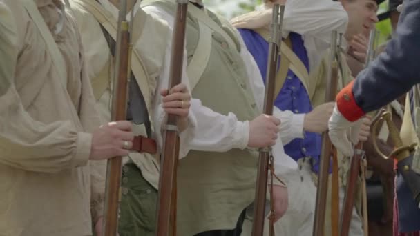 Revolutionary War troops inspected by American commander — Stock Video