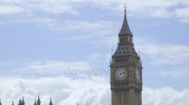 Bulutların üzerinde Big Ben Timelapse