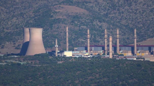 Weergave van de nucleaire onderzoeksfaciliteit van Pelindaba — Stockvideo
