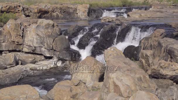 Ποτάμι Blyde στο Bourkes τύχη λακούβες — Αρχείο Βίντεο