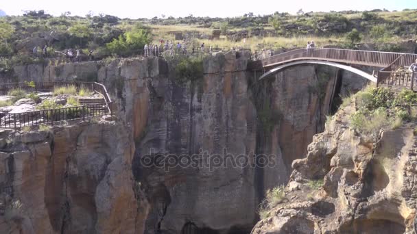 The canyon below Bourke's Luck pot holes bridge — Stock Video