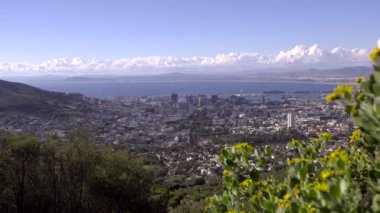 Cape Town içinde aşağı bakıyor
