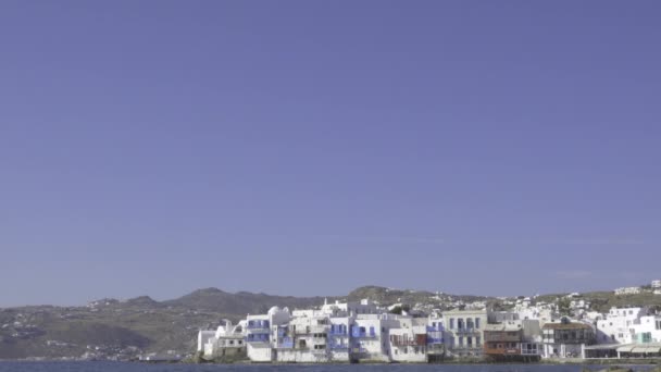 Lage ingelijst uitzicht over de oude stad van Mykonos — Stockvideo