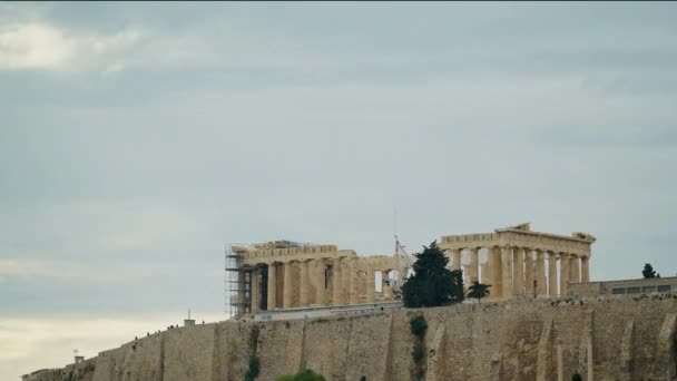 Idő telik el a felhők felett a Parthenon — Stock videók