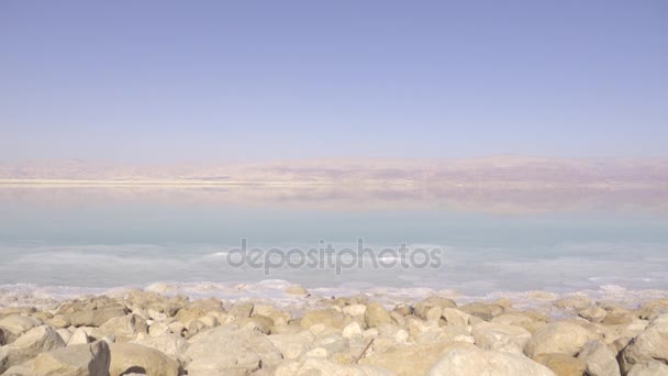 Pan from the shore of the Dead Sea — Stock Video