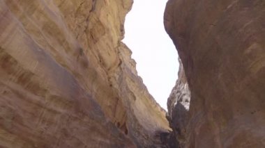 Yerde de Petra giderken