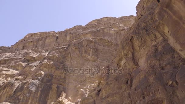 Schlucht auf dem Weg nach Petra — Stockvideo