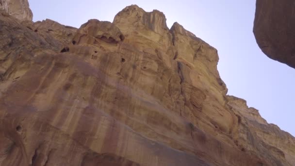 Canyon muren op weg naar Petra — Stockvideo