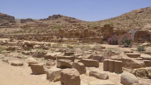 Руїнами стародавнього міста Петра — стокове відео