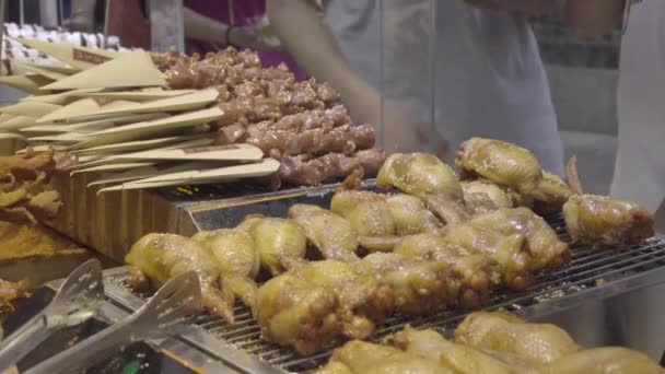 Вид на Китайскую улицу барбекю — стоковое видео