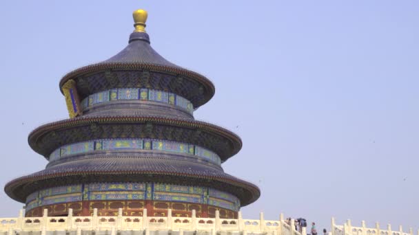Visitors to the Temple of Heaven — Stock Video