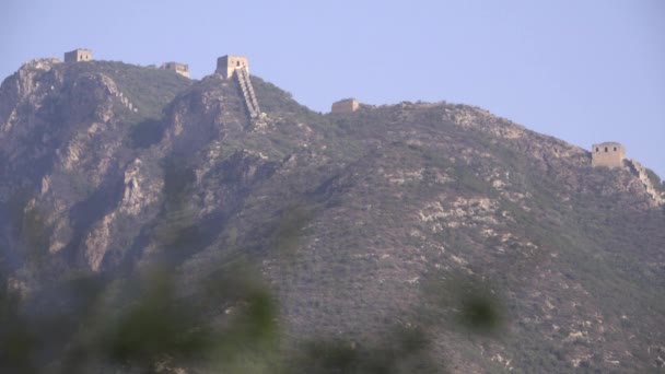 Die große Wand aus Porzellan im Morgenlicht — Stockvideo