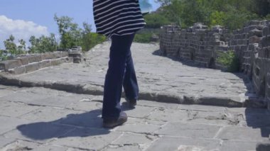 Great Wall yürüyen kadın
