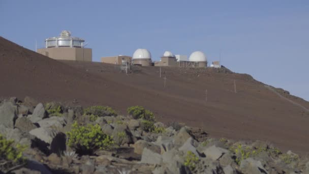 Pan izquierdo del observatorio de Maui — Vídeos de Stock