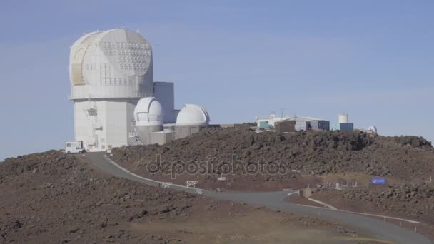 Schot van het observatorium op de top van Maui — Stockvideo