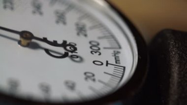 Aşırı yakın çekim hemşire önlemler kan basıncı ile sphygmometer
