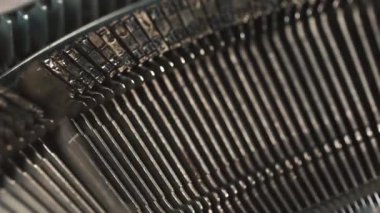 Daktilo detay, çalışma, mekanik metal parçalar mürekkep yazmak.