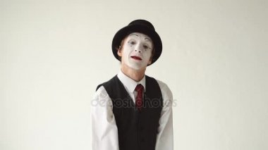 Beyaz bir arka plan üzerinde erkek MIME kavgalar